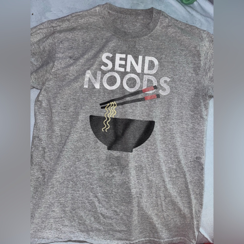 Unbranded mens size medium grey tee shirt
